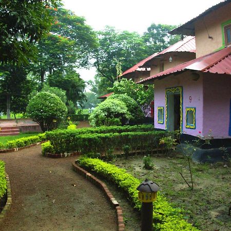Hotel Raktokorobi Karu Gram Sri Niketan Exterior foto