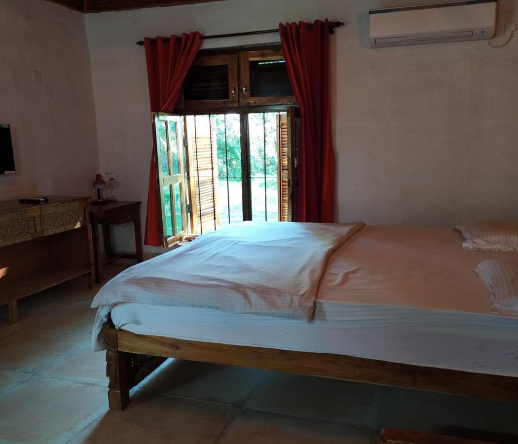 Hotel Raktokorobi Karu Gram Sri Niketan Exterior foto