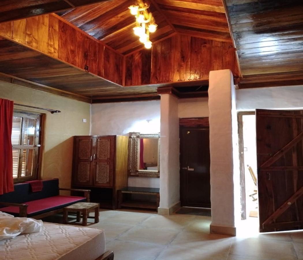 Hotel Raktokorobi Karu Gram Sri Niketan Exterior foto