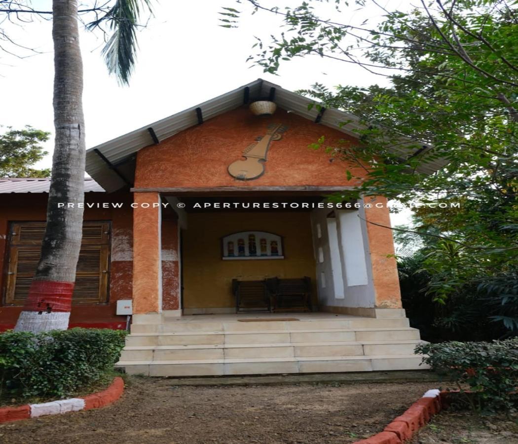 Hotel Raktokorobi Karu Gram Sri Niketan Exterior foto