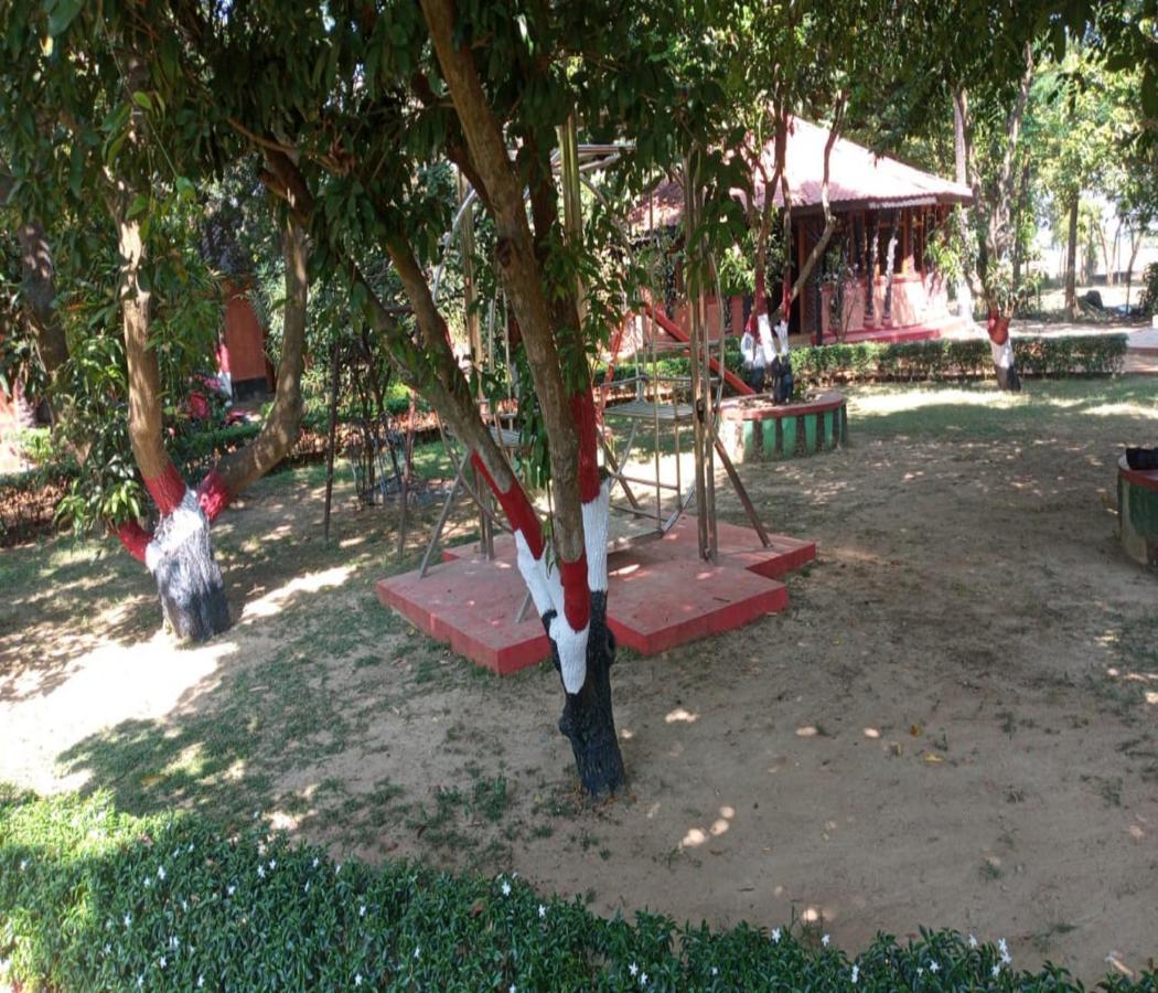 Hotel Raktokorobi Karu Gram Sri Niketan Exterior foto