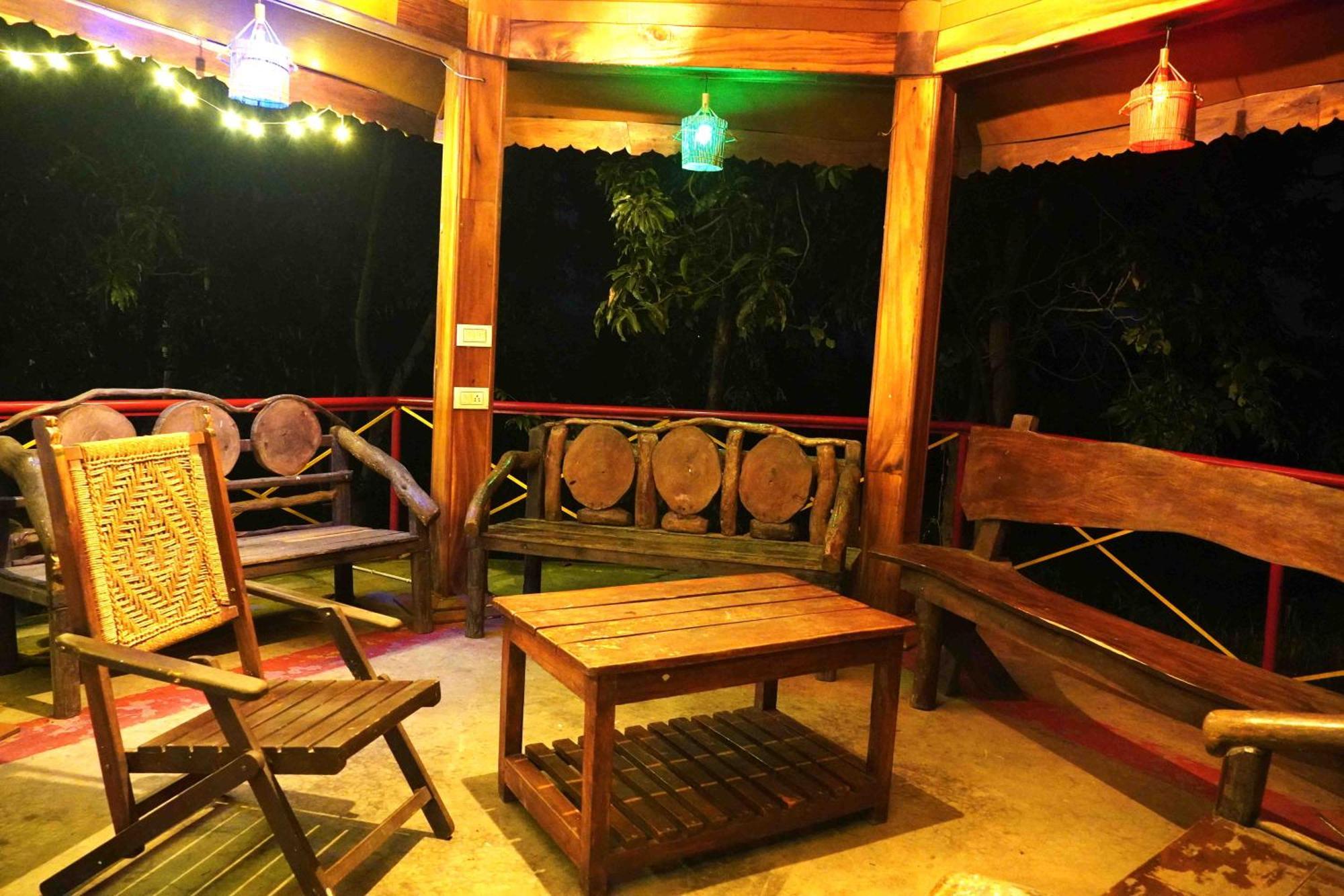 Hotel Raktokorobi Karu Gram Sri Niketan Exterior foto