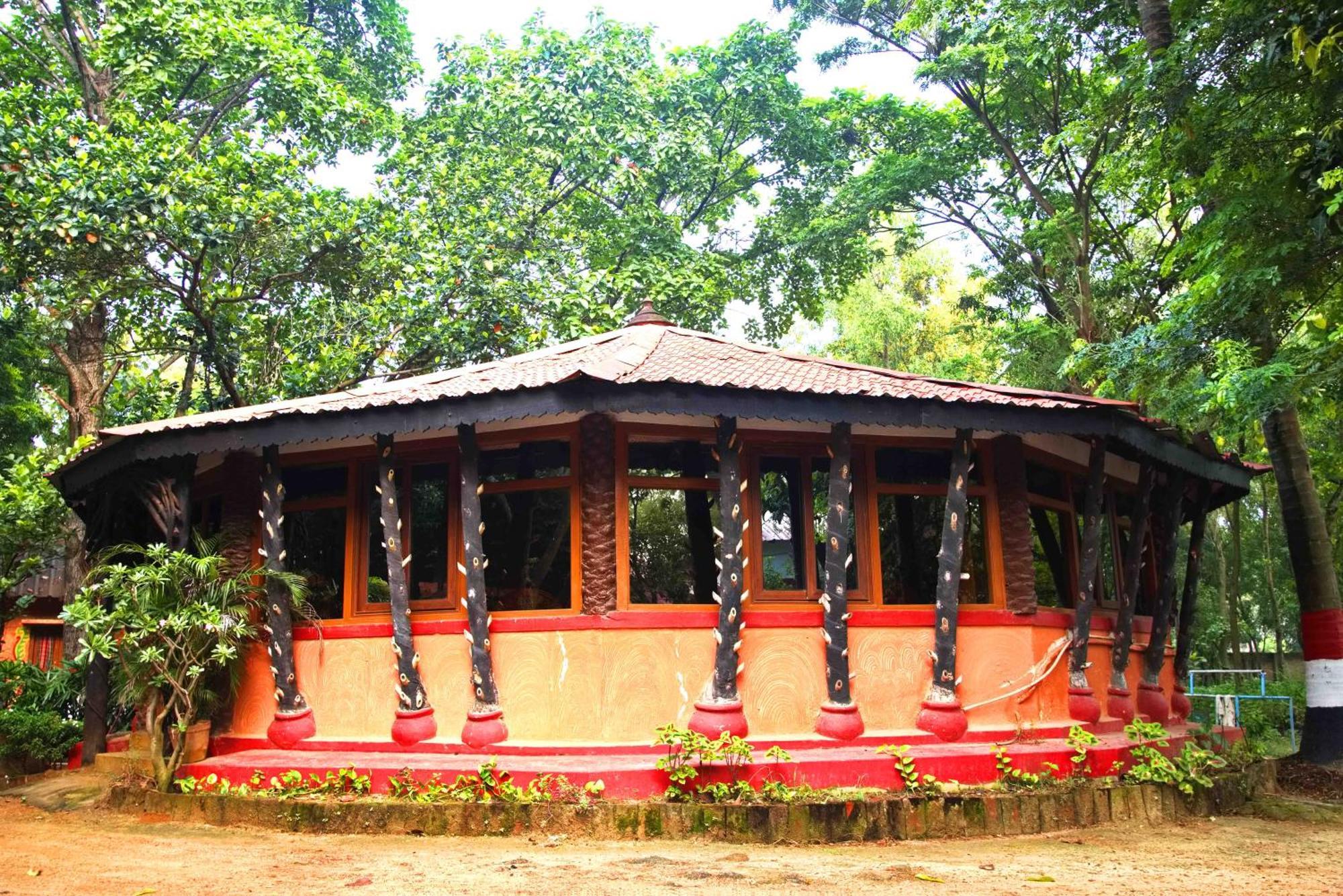 Hotel Raktokorobi Karu Gram Sri Niketan Exterior foto